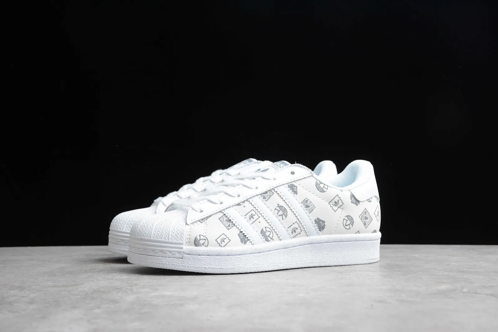 Adidas Originals Superstar Cloud White Core Black GX8413