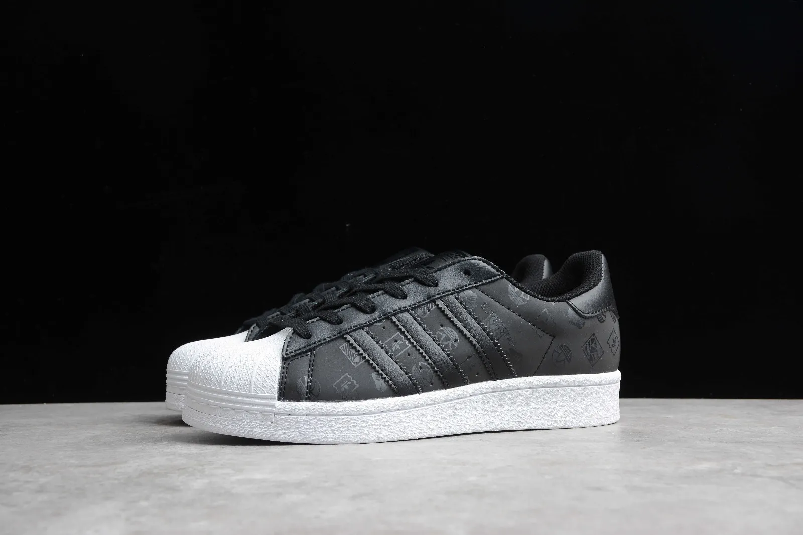 Adidas Originals Superstar Core Black Cloud White GX8412