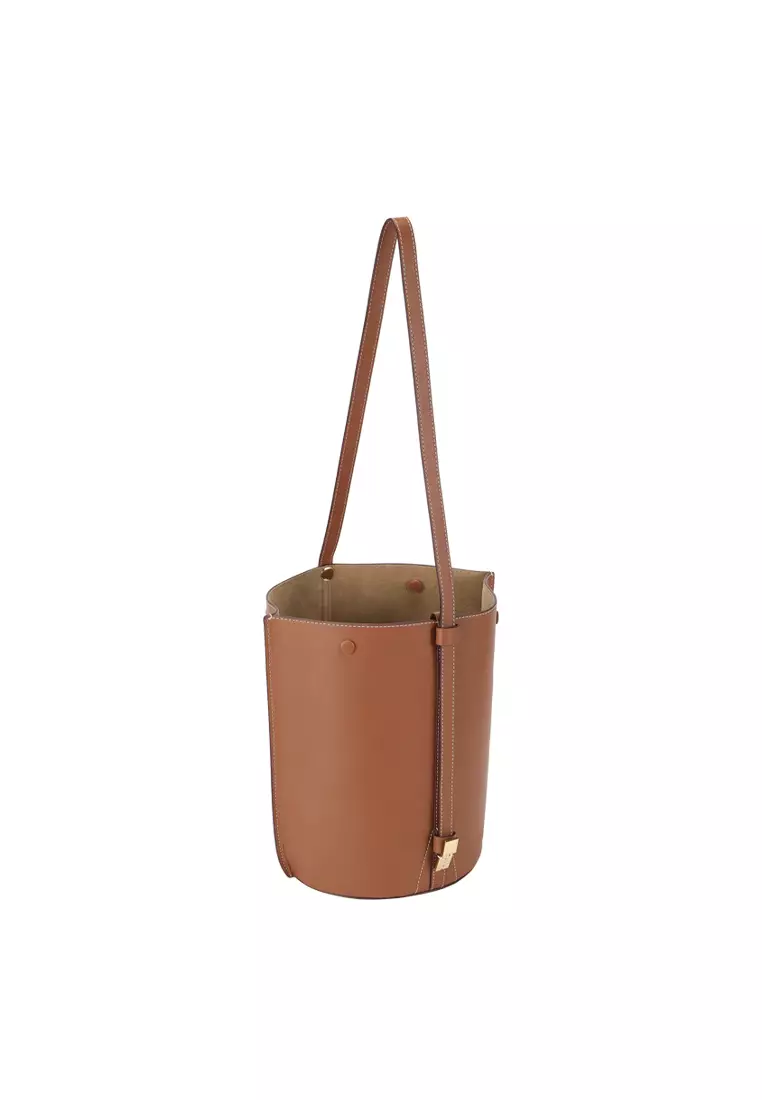 BERACAMY BERACAMY ORUKAMI Flat Hook Convertible Bucket Tote - Caramel