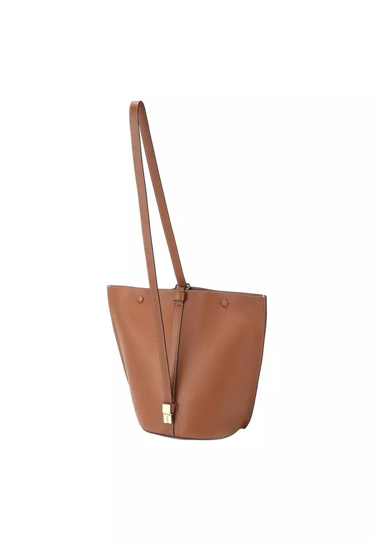 BERACAMY BERACAMY ORUKAMI Flat Hook Convertible Bucket Tote - Caramel