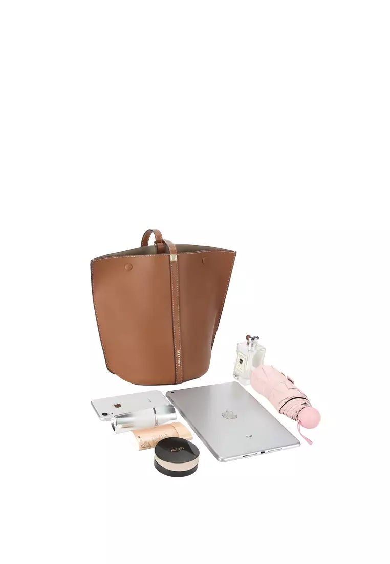 BERACAMY BERACAMY ORUKAMI Flat Hook Convertible Bucket Tote - Caramel