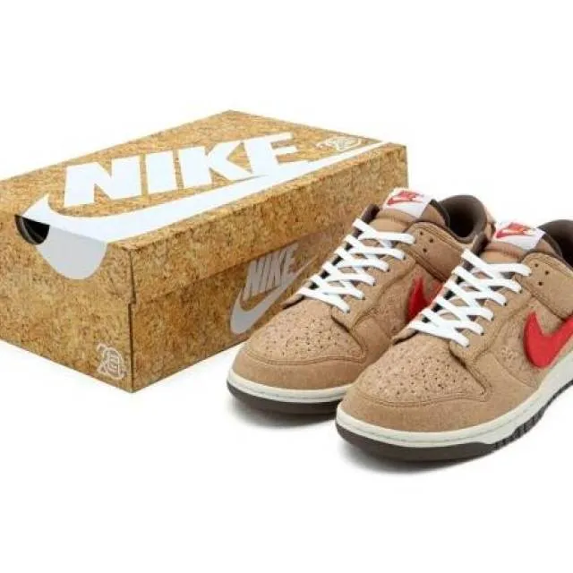 Clot x nike dunk low cork