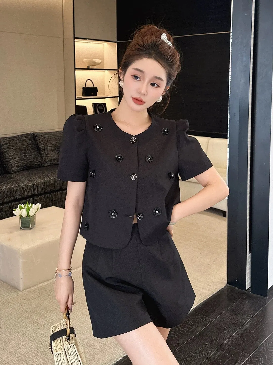 European standing floral small fragrant shorts suit for women 2024 summer high-end tops and wide-leg pants two-piece set