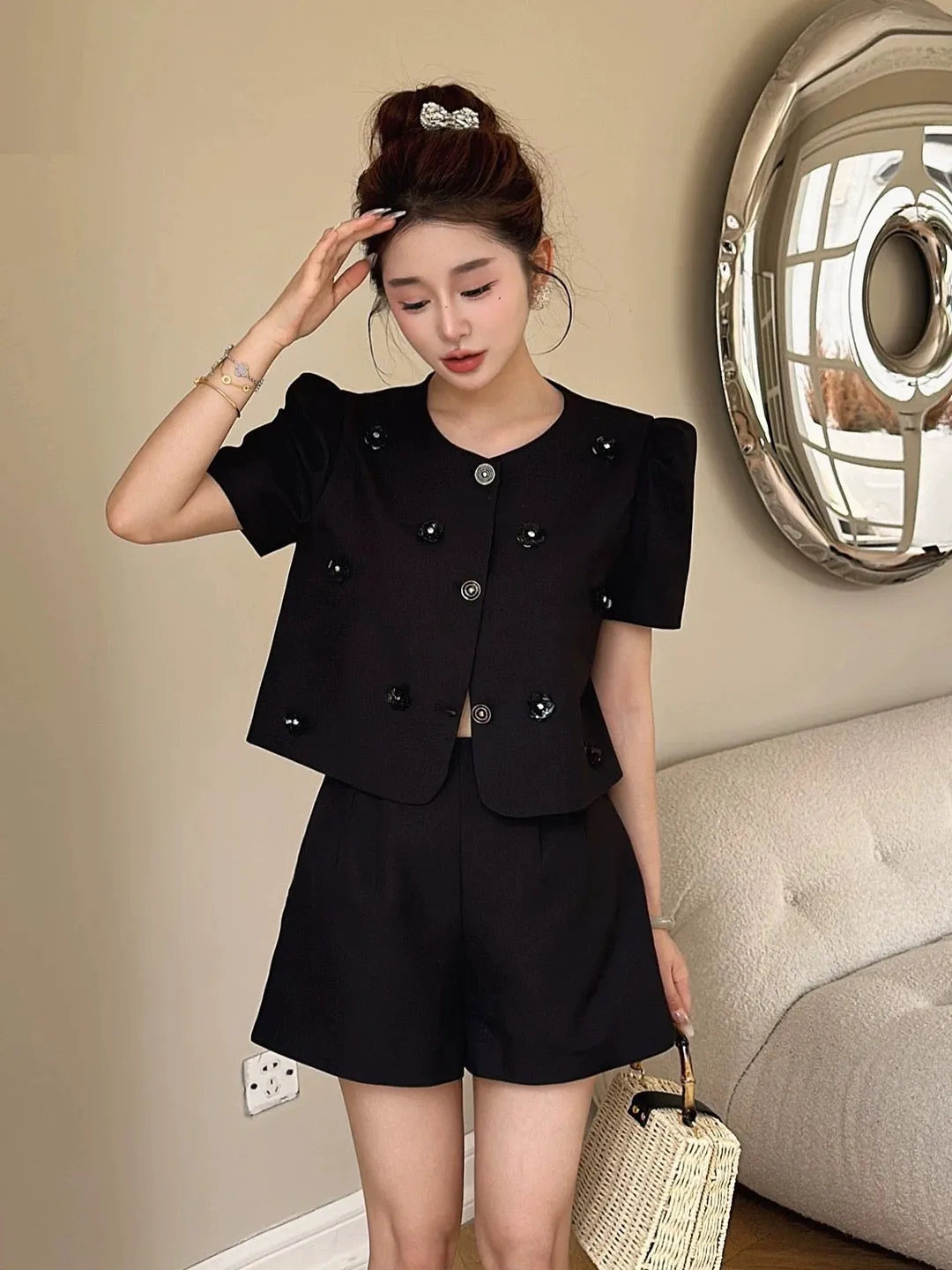 European standing floral small fragrant shorts suit for women 2024 summer high-end tops and wide-leg pants two-piece set