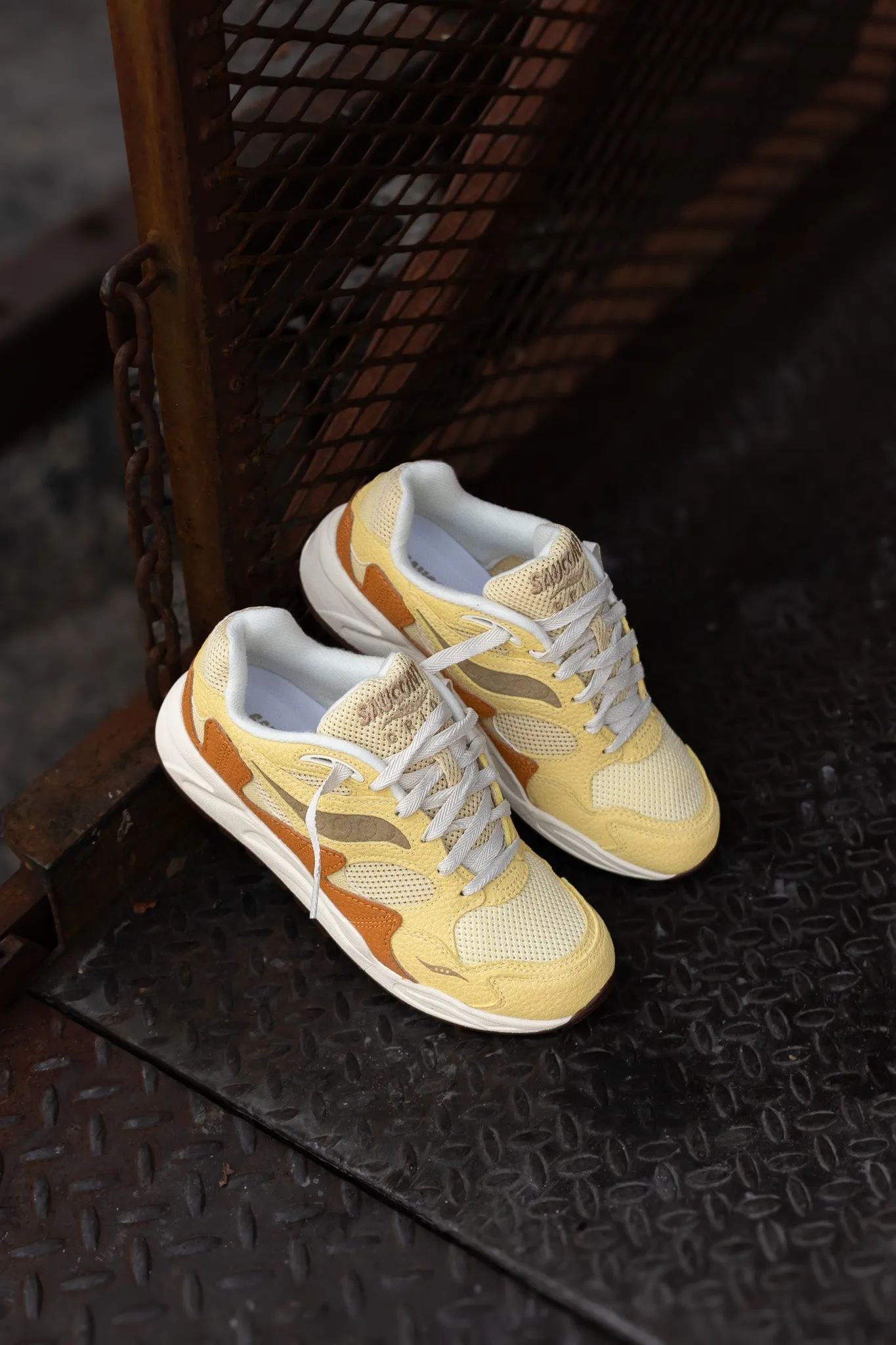 Mens Saucony Grid Shadow 2 (Mustard/Tan)