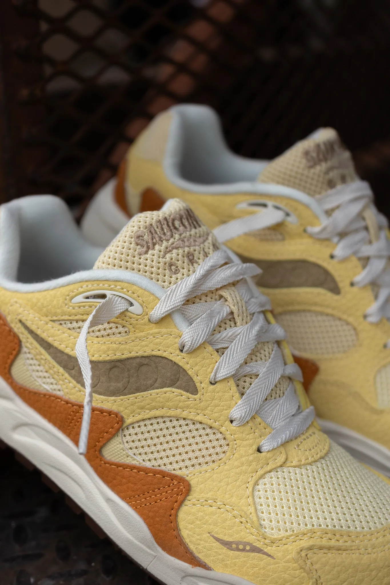 Mens Saucony Grid Shadow 2 (Mustard/Tan)