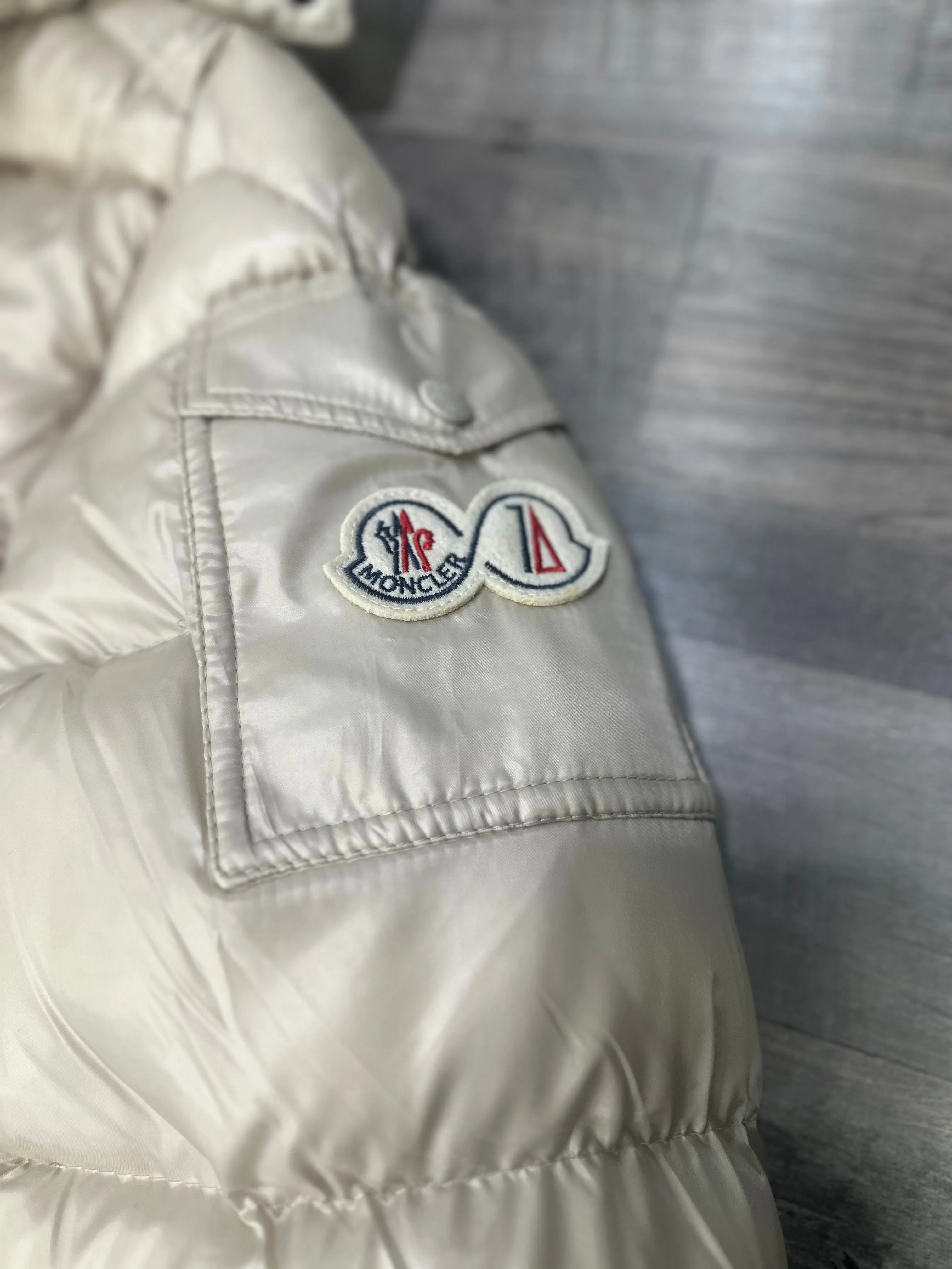 Moncler Beige :B