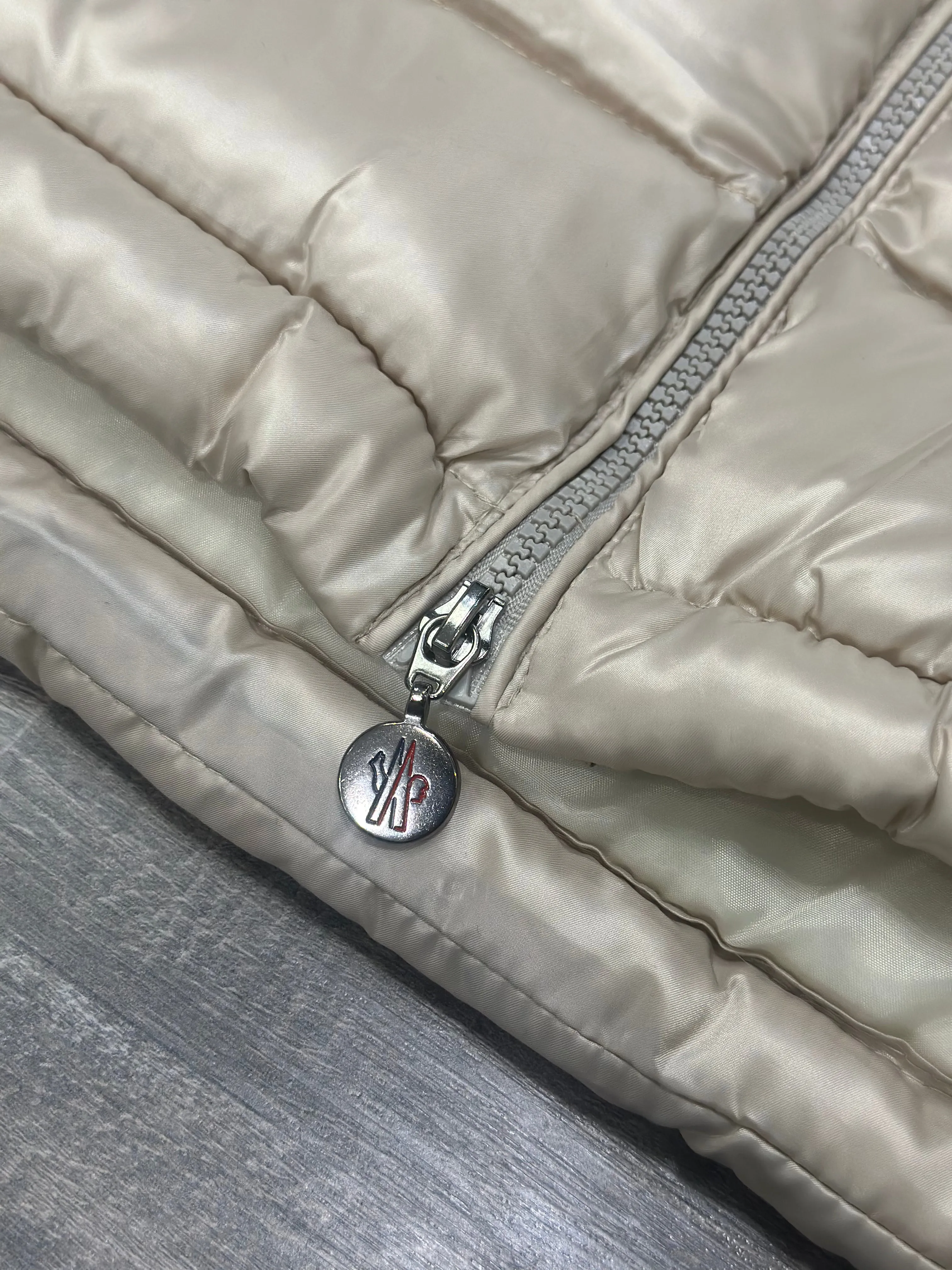 Moncler Beige :B