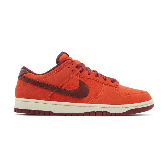 Nike Dunk Low (Orange Suede/ Safety Orange/ Team Red/ Sa...