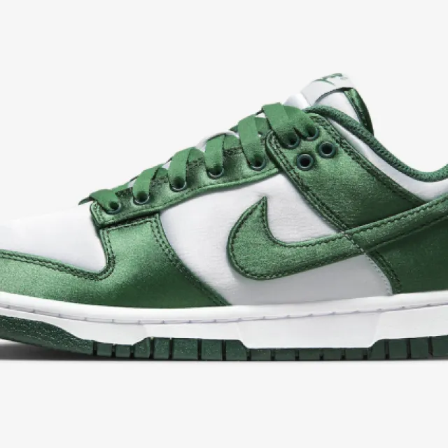 Nike dunk low wmns satin green