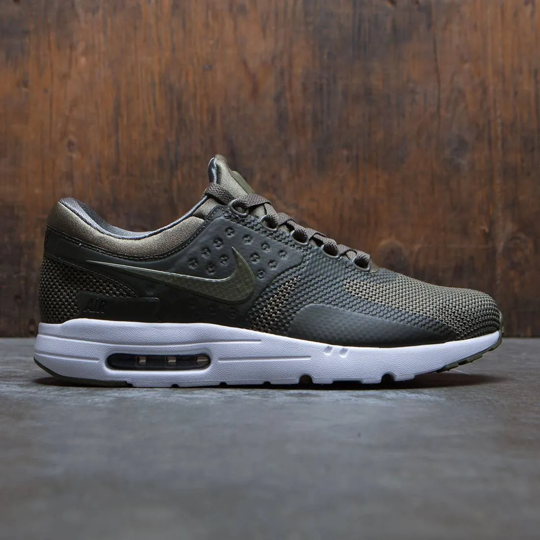 Nike Men Air Max Zero Essential (medium olive / medium olive-dark stucco)