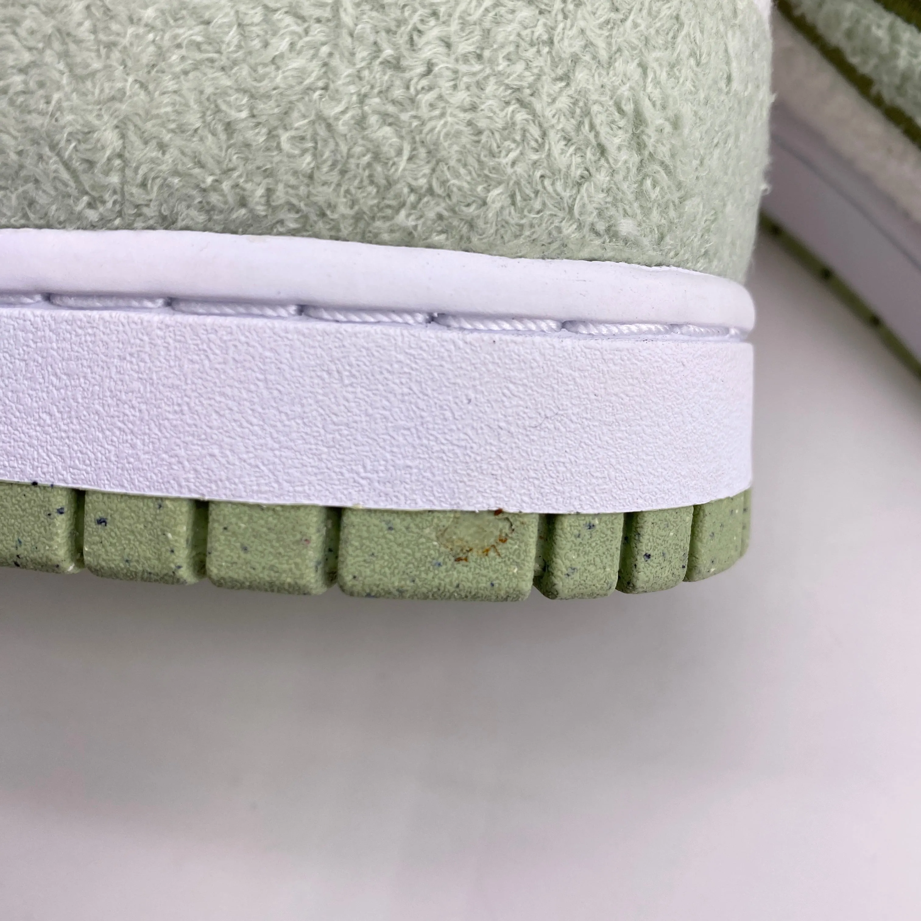 Nike (W) Dunk Low SE Fleece Pack Honeydew 2022 New Size 12W