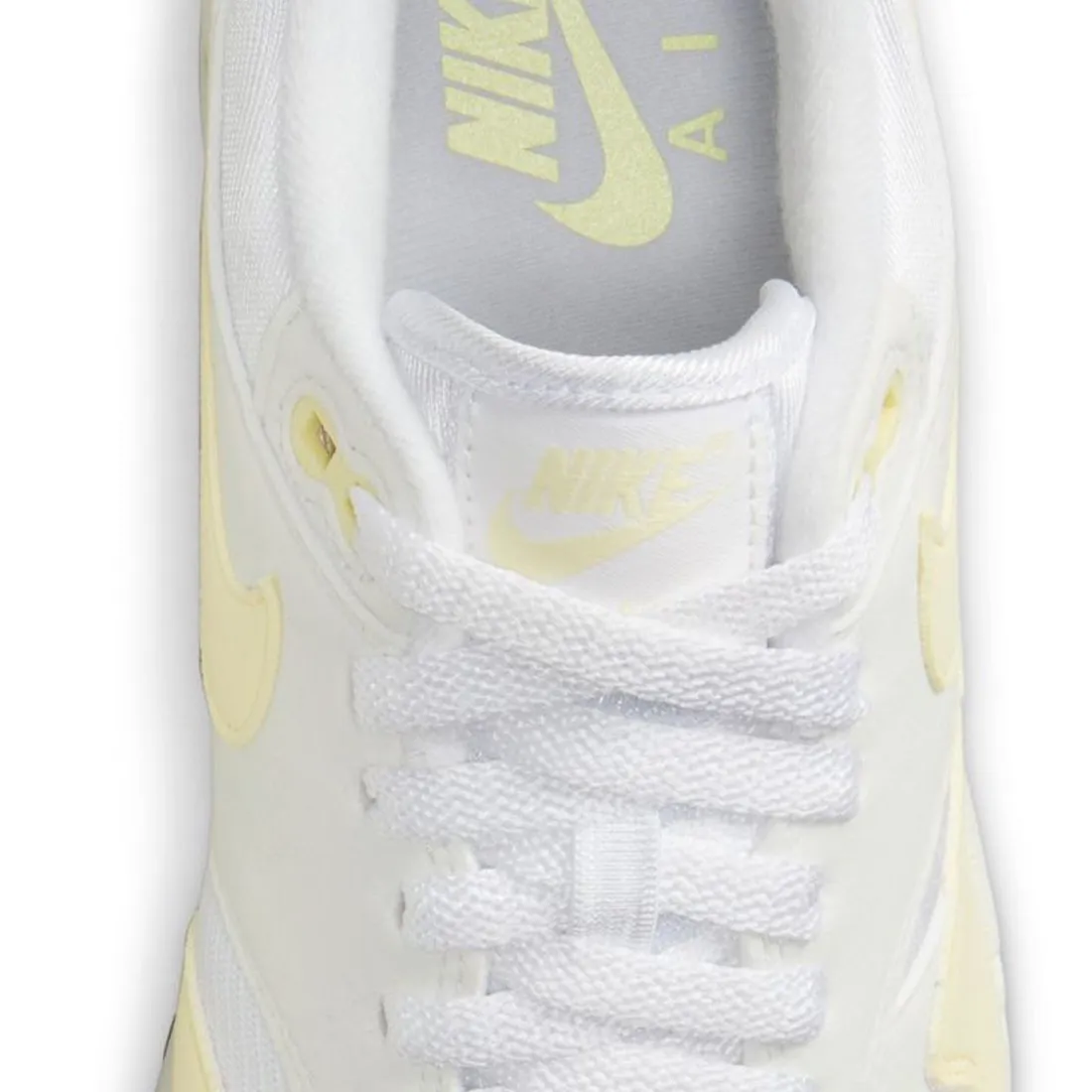 Nike Women Air Max 1 (white / alabaster-summit white-black)