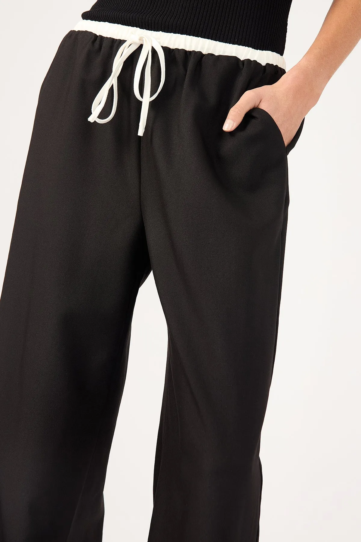 Perfect Stranger Contrast Waistband Drawcord Straight Leg  Pants Black