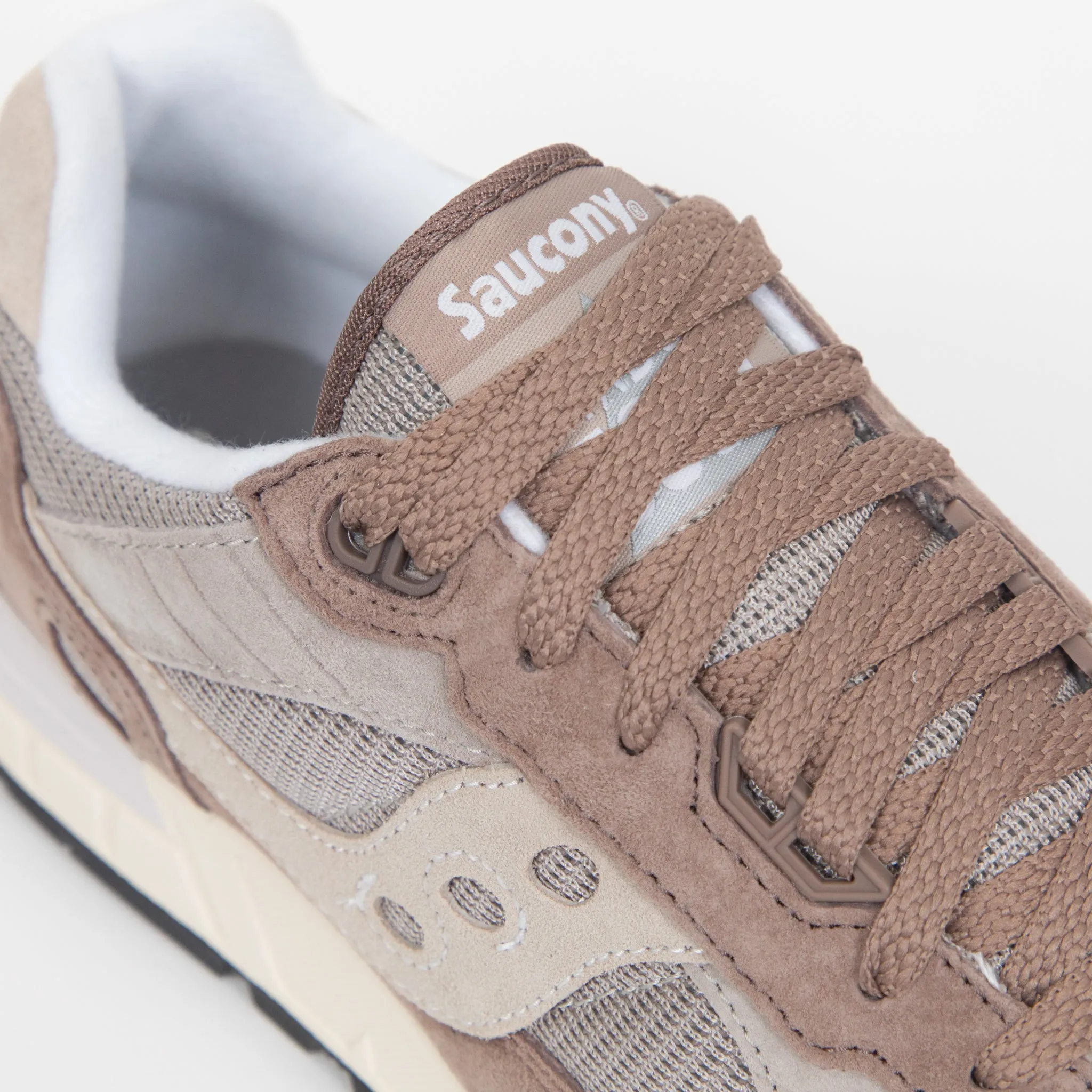 SAUCONY SAUCONY Shadow 5000 Trainers in BEIGE & GREY